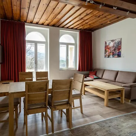 Waldschloessl Schneedoerfl Reichenau an der Rax