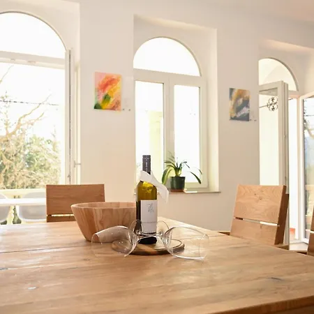 Waldschloessl Schneedoerfl Reichenau an der Rax